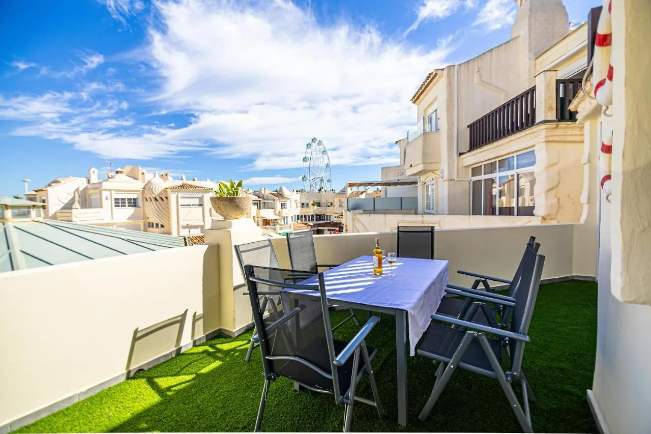 Sunstay Seaside Flat I Puerto Marina بينالماذينا