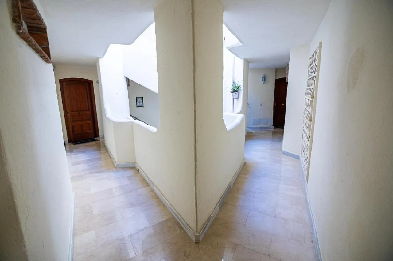 Sunstay Seaside Flat I Puerto Marina بينالماذينا